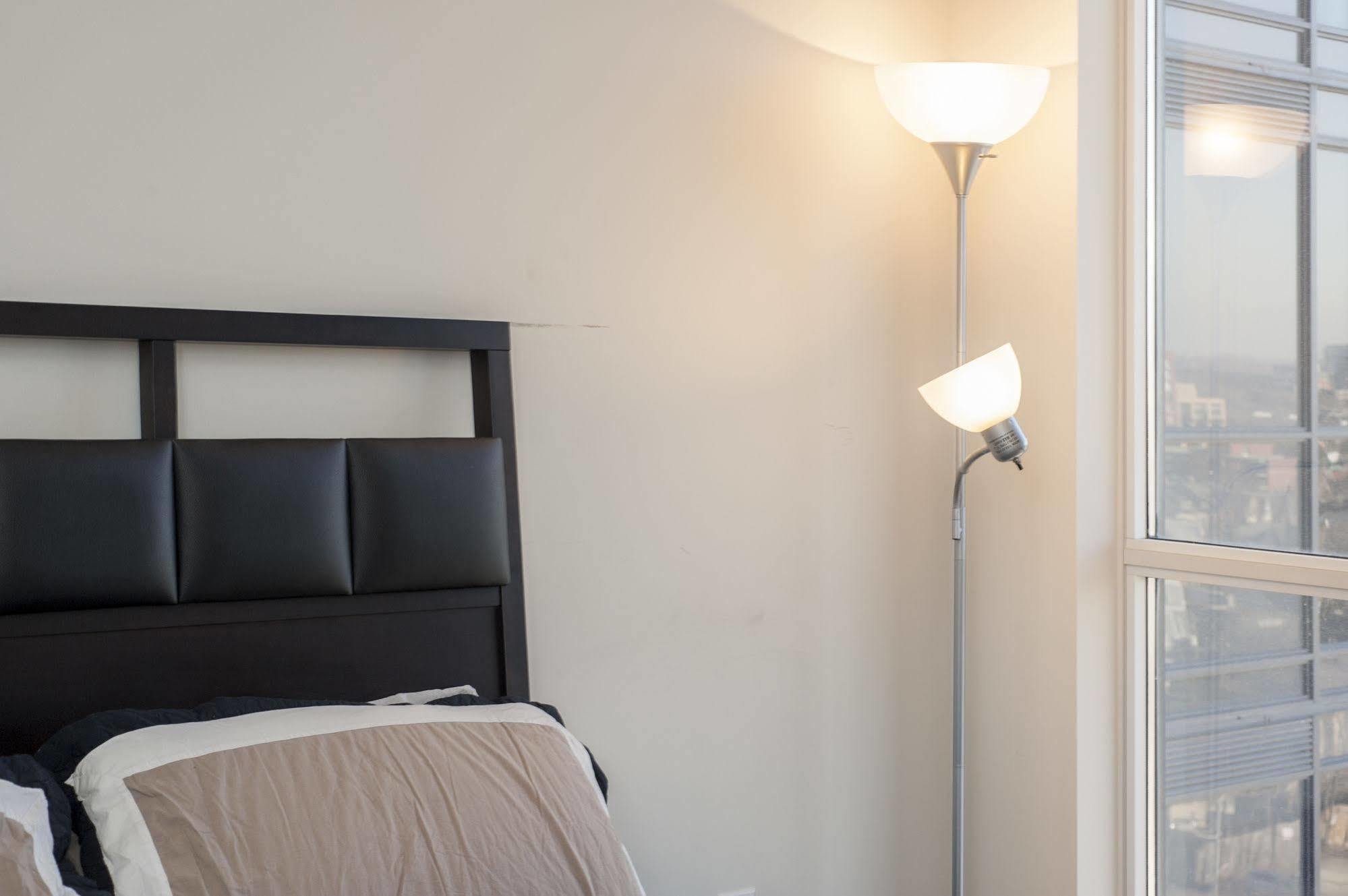 Life Suites Luxury Downtown Condos Toronto Ngoại thất bức ảnh