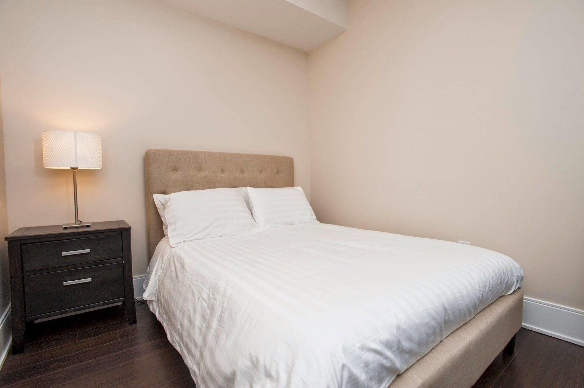 Life Suites Luxury Downtown Condos Toronto Ngoại thất bức ảnh